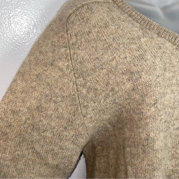 Vintage Eddie Bauer 100% wool tan V neck sweater - Picture 2 of 7
